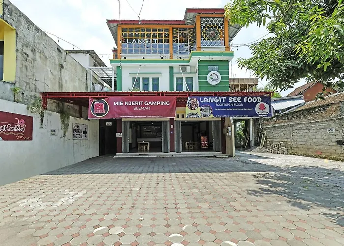 SUPER OYO 90905 Dangau Datuk Guesthouse Ngabean
